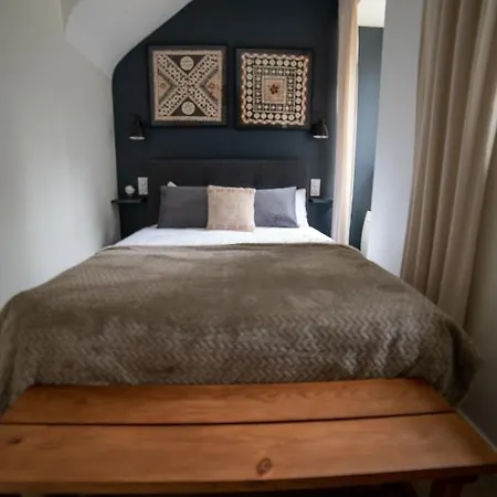 Apartment T2 Lumineux - Renove- - Centre Historique Dinan- Parking - Terrasse *
